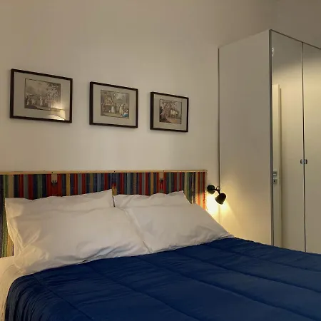 La Casa Blu Nel Cuore Storico Di Appartement Napels